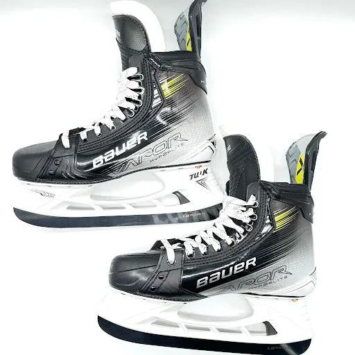 Bauer Vapor Hyperlite 2 - Pro Stock Hockey Skates - Size R7.75 L8.25