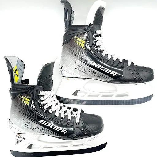 Bauer Vapor Hyperlite 2 - Pro Stock Hockey Skates - Size R7.75 L8.25