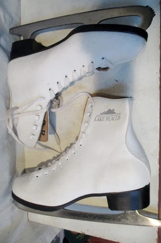 EUC Womens Ladies LAKE PLACID CANADA Figure Ice Skates 9 White Leather