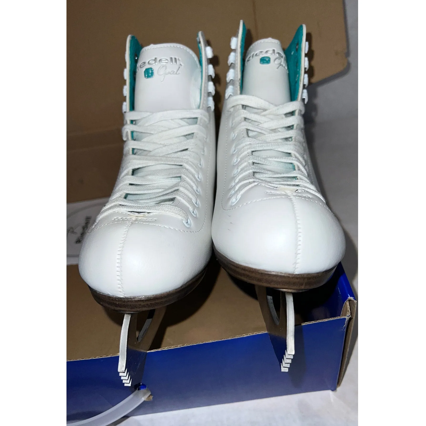 Riedell Opal 110 Womens Figure Skates (Size 8 - Gently Used)