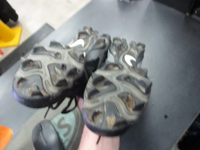Used Nike Alpha Cleats Size 4