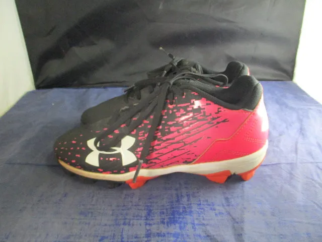 Used Under Armour Leadoff Cleats Youth Size 1.5 - wear on ankles