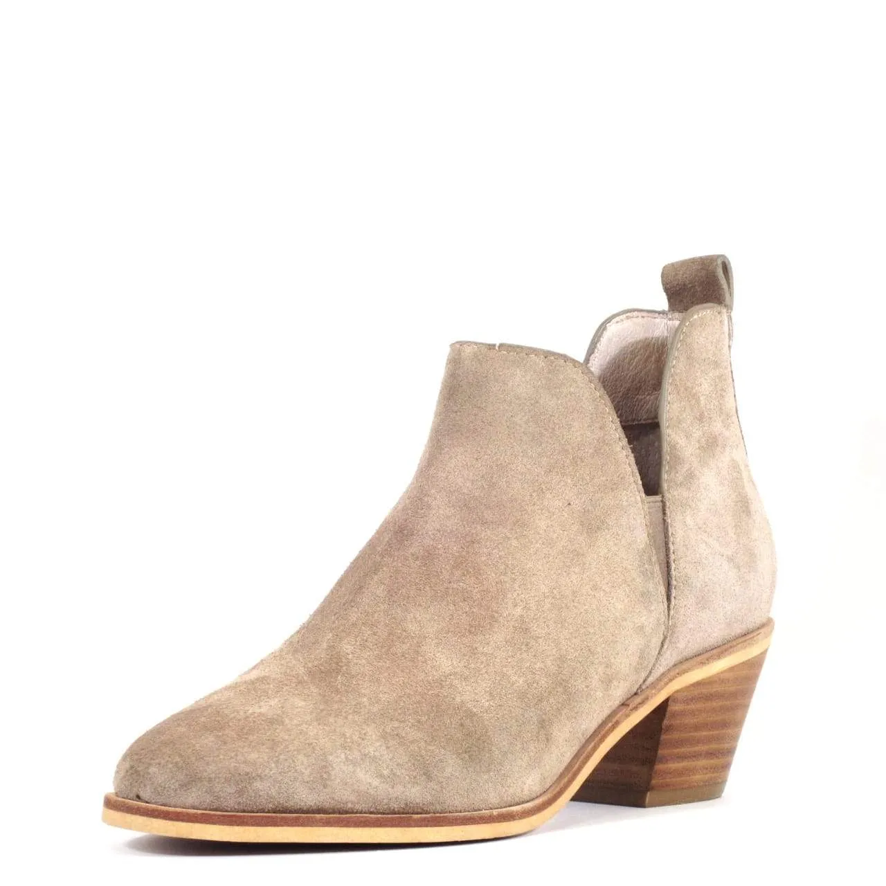 William Heeled Chelsea Boots