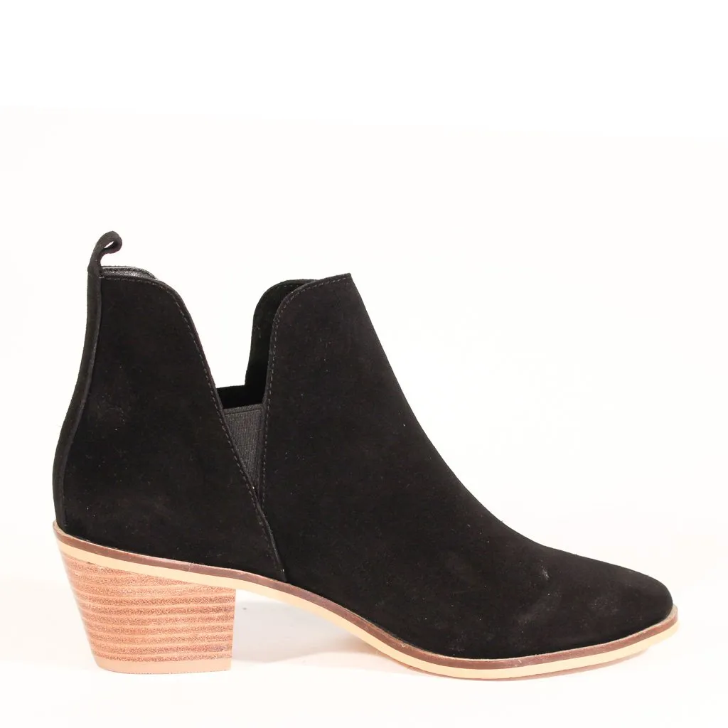 William Heeled Chelsea Boots